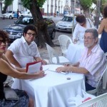 Lançamento da Biopoética, na GOLE (27 mar. 2009). Silvana Menezes, Wellington de Melo e Fernando Farias